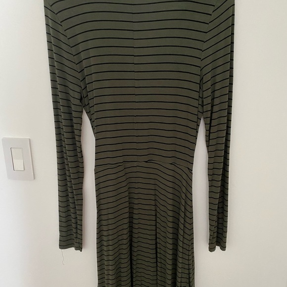 Express wrap dress - Picture 2 of 2